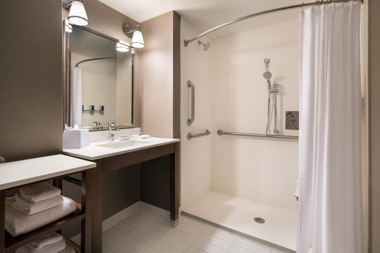 Four Points By Sheraton At Phoenix Mesa Gateway Airport Extérieur photo