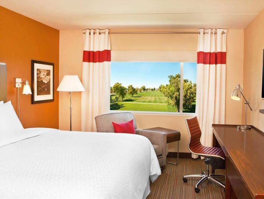 Four Points By Sheraton At Phoenix Mesa Gateway Airport Extérieur photo